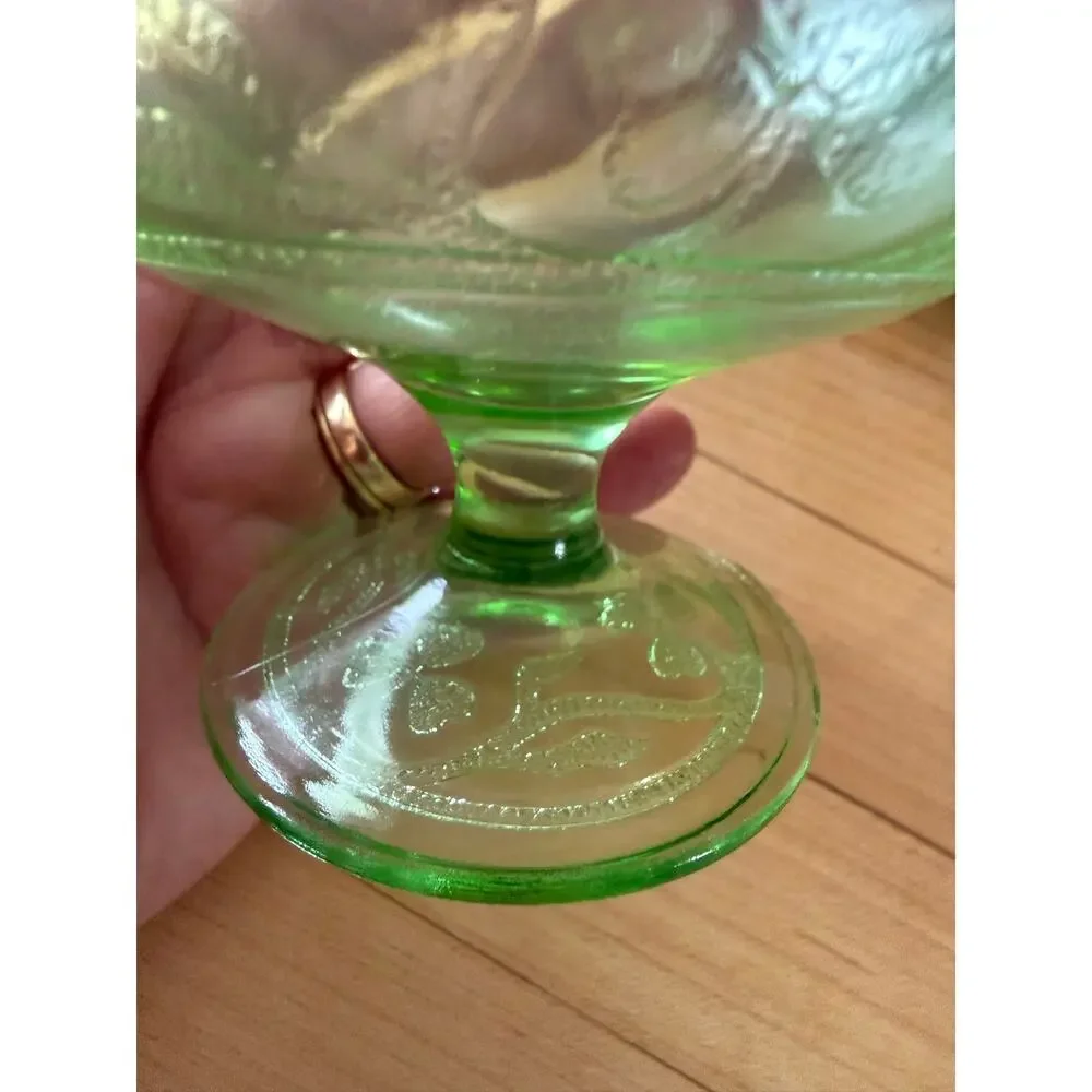 Vintage 1930s Hazel Atlas Cloverleaf Uranium Depression Glass Dish